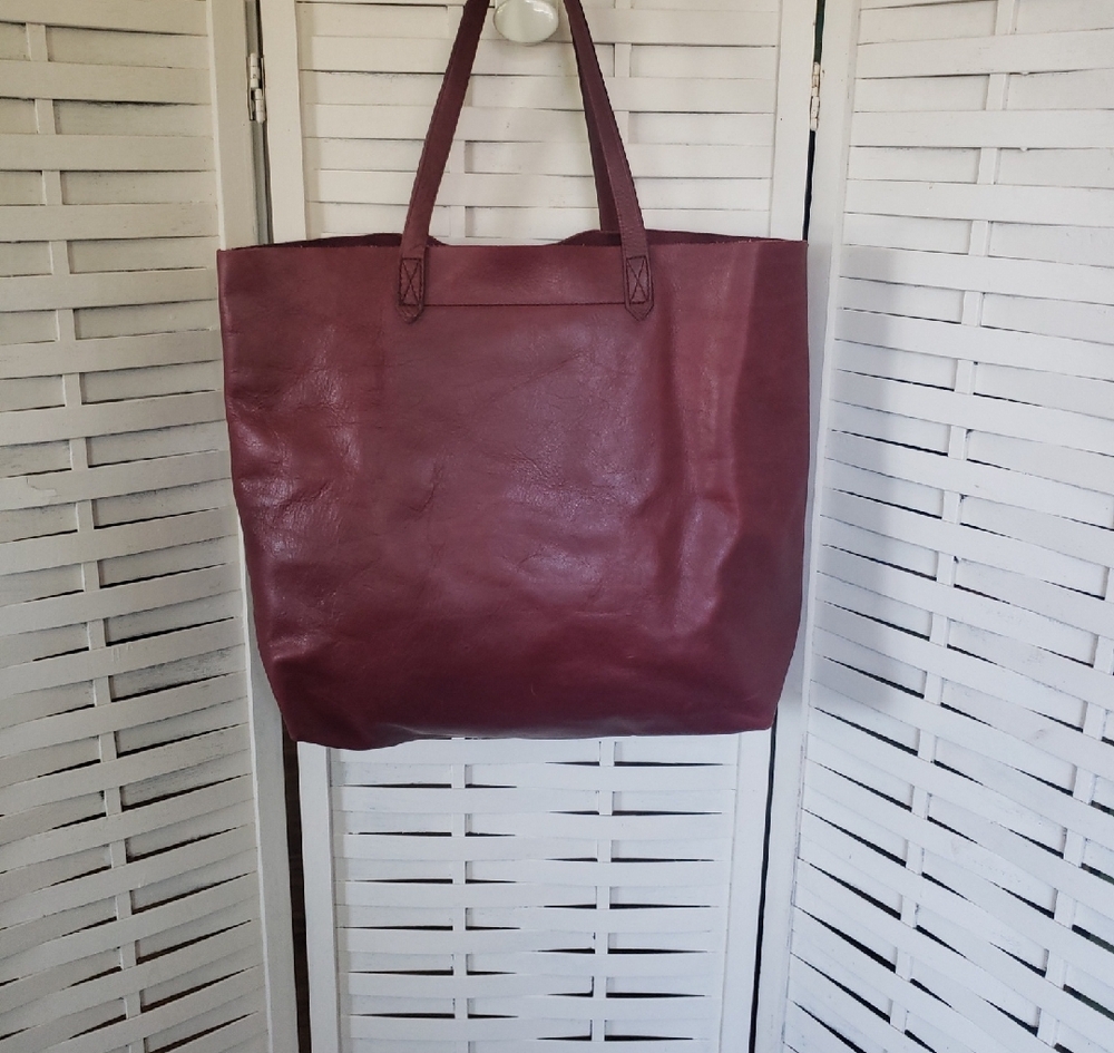 Madewell Transport Classic Women's Leather Tote Bag in Burgundy - Picture 5 of 8